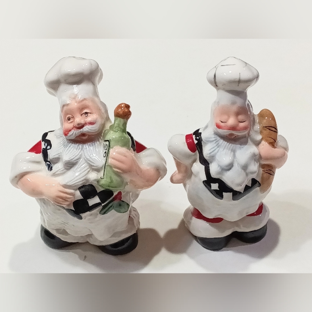Italian Chef Santa Salt And Pepper Shakers Vintage WCL Ceramic Spice Shakers